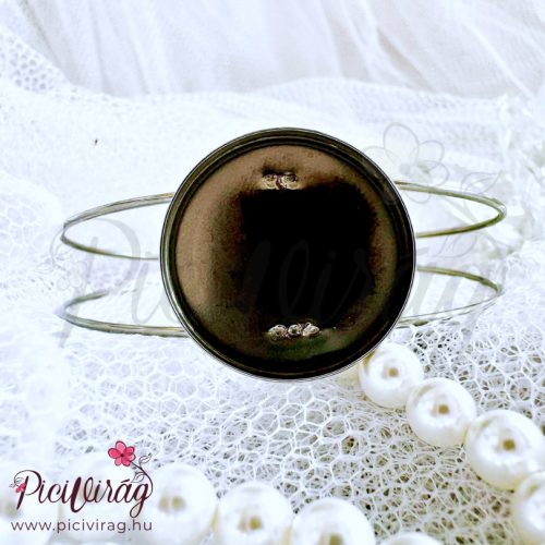 Teljesség karkötő hajjal