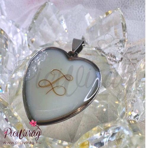 Szívdobbanás medál hajjal