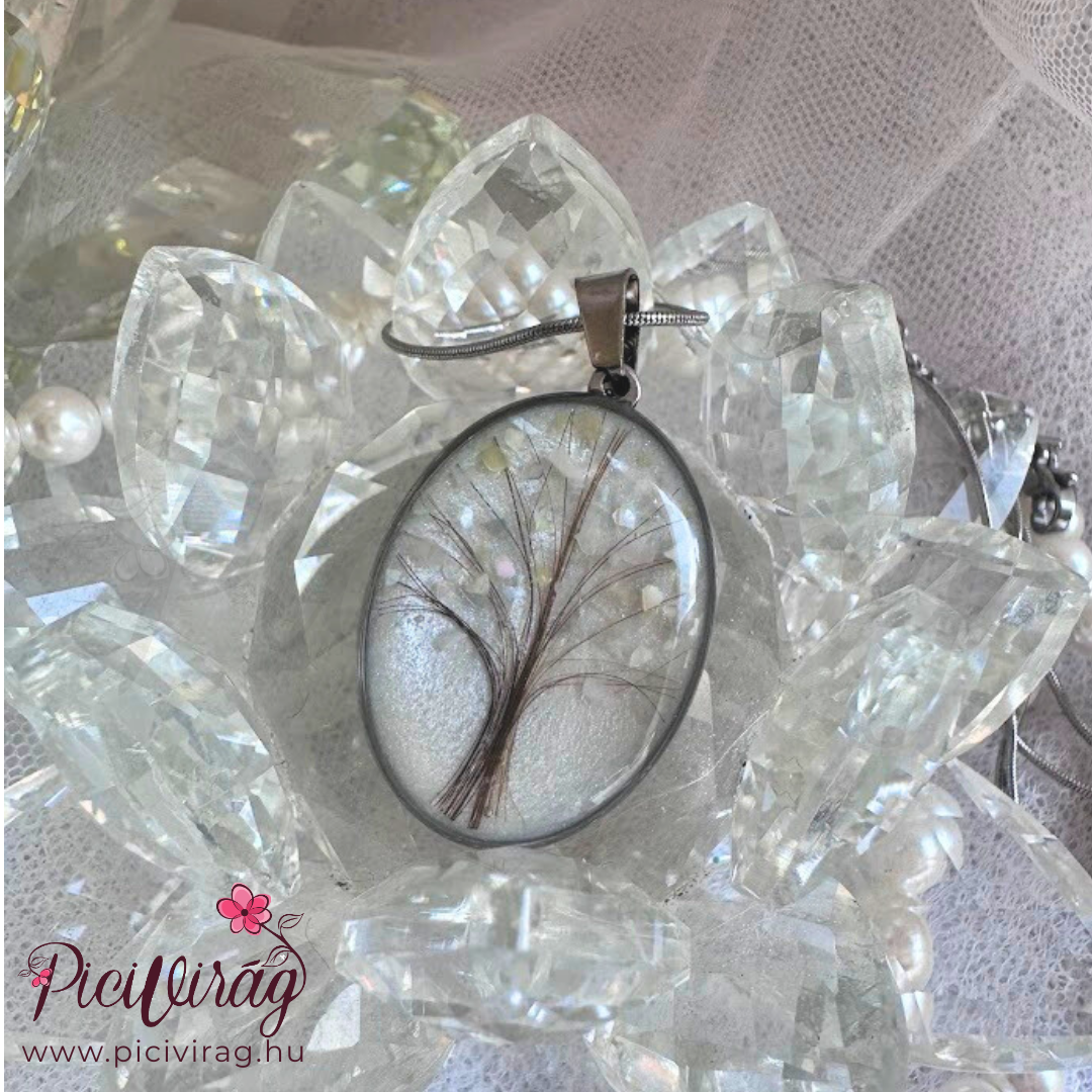 Extra minta hajból, ovális nemesacél medálban